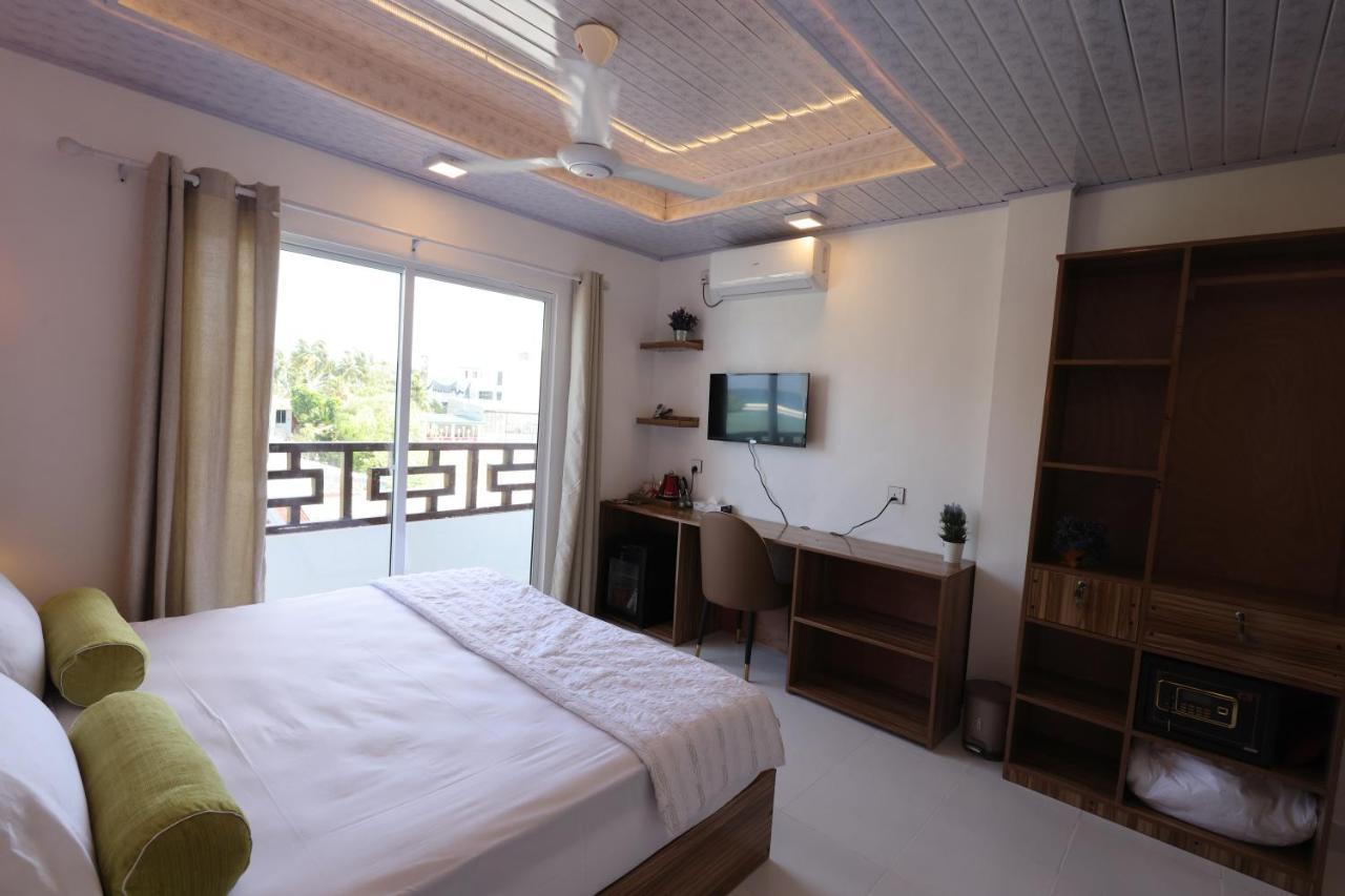 Batuta Maldives Fourson Hotel Thulusdhoo Buitenkant foto