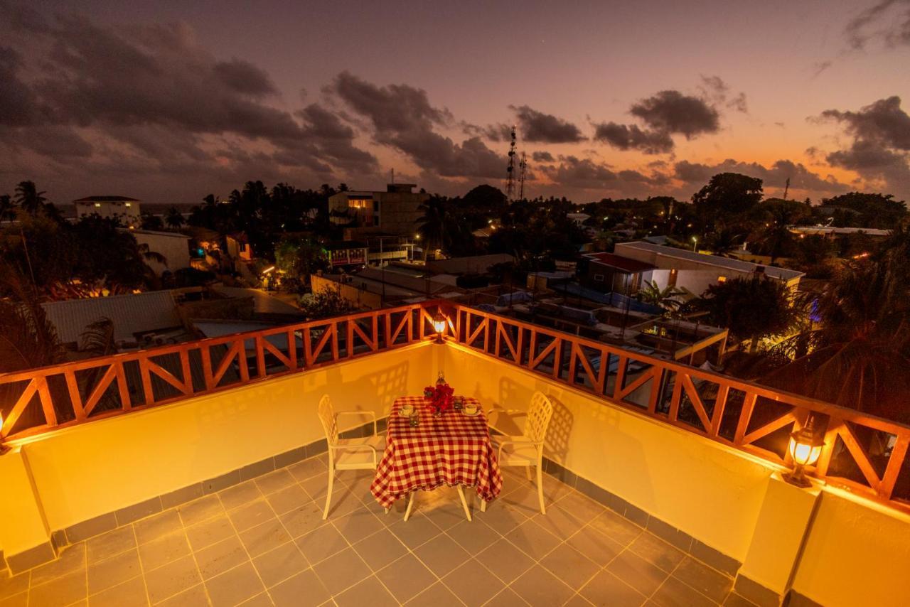 Batuta Maldives Fourson Hotel Thulusdhoo Buitenkant foto
