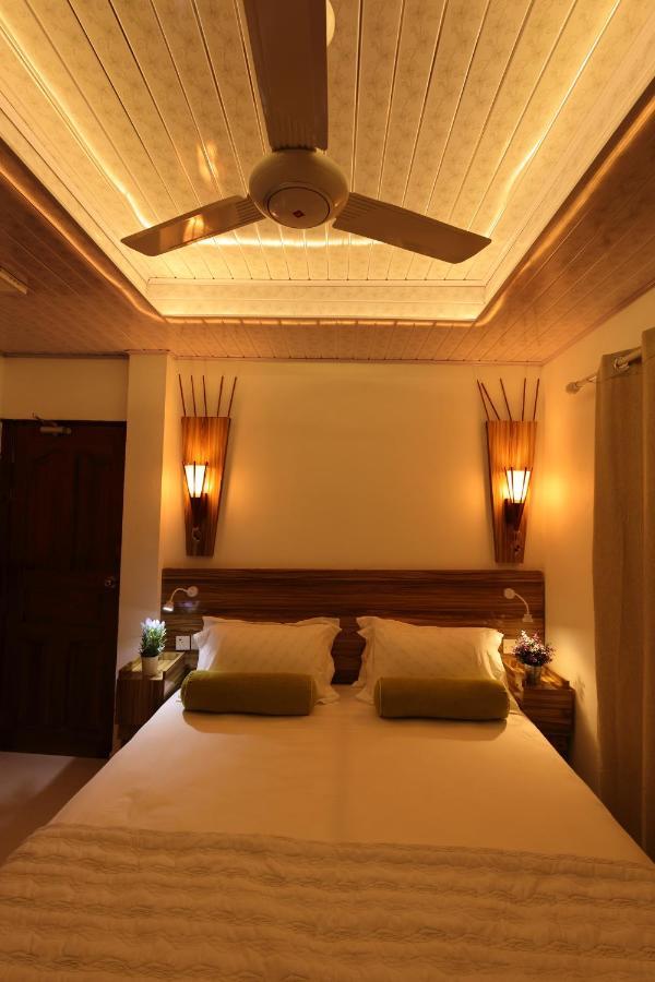 Batuta Maldives Fourson Hotel Thulusdhoo Buitenkant foto